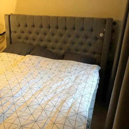 Central, Spacious, Light And Moderne Room, In København